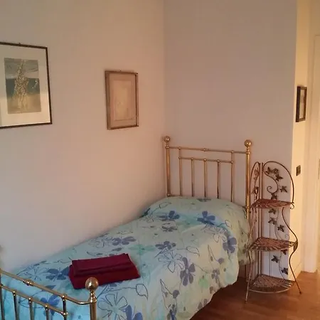 Bed & Breakfast Casa Dei Camini 2*